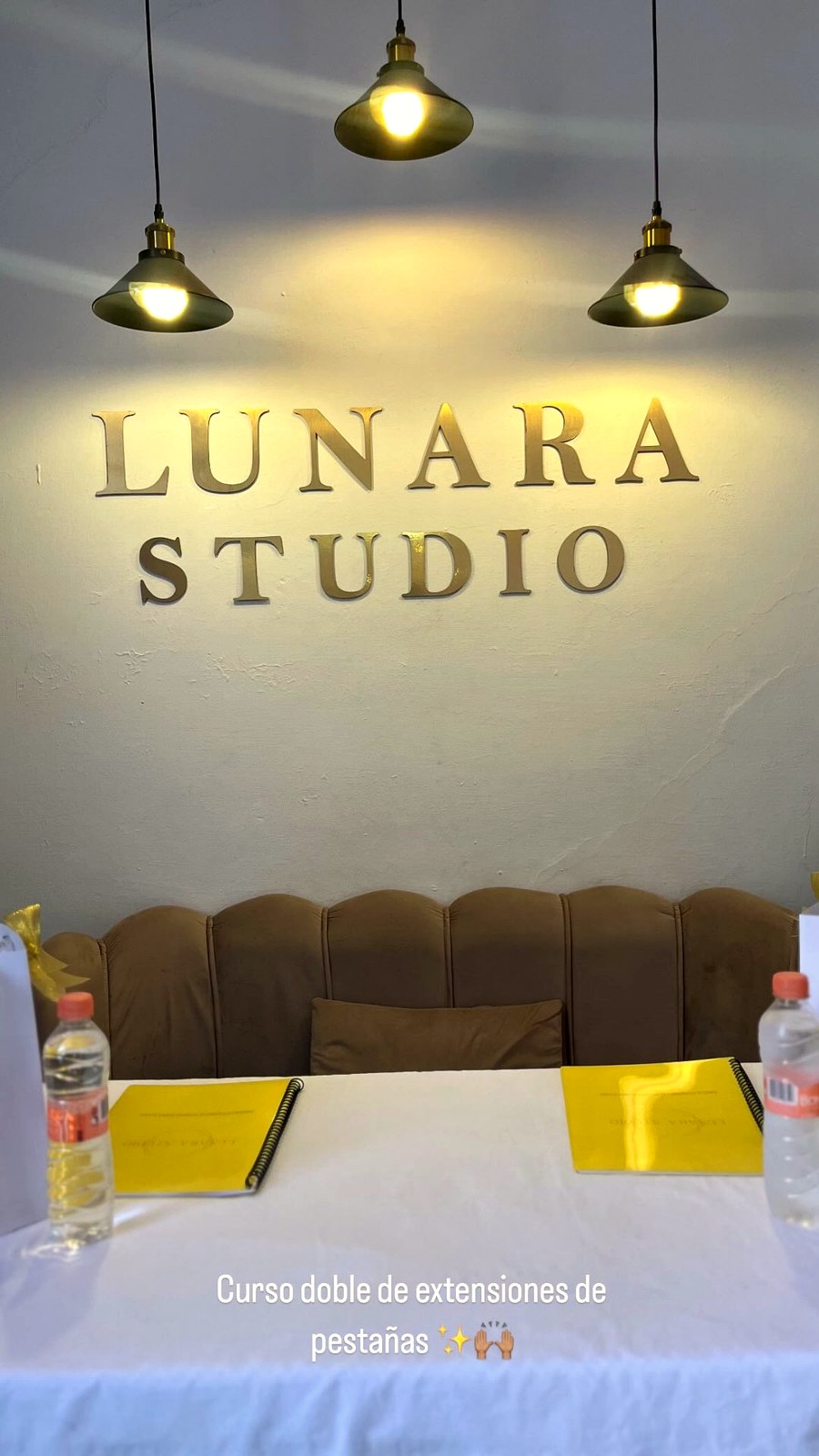 Cabina del estudio Lunara en el centro de Etzatlán